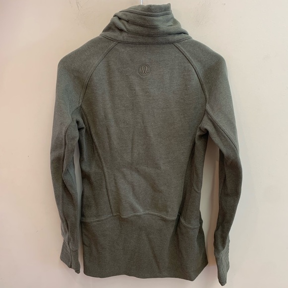 Lululemon Scuba No Hood Zip up - Picture 4 of 5